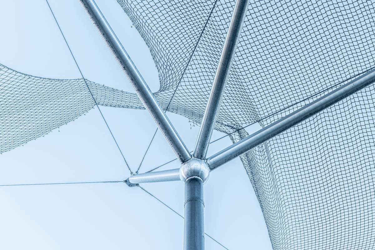 Why Your Windproof Cantilever Patio Umbrella Keeps Toppling—And How to Finally Fix It