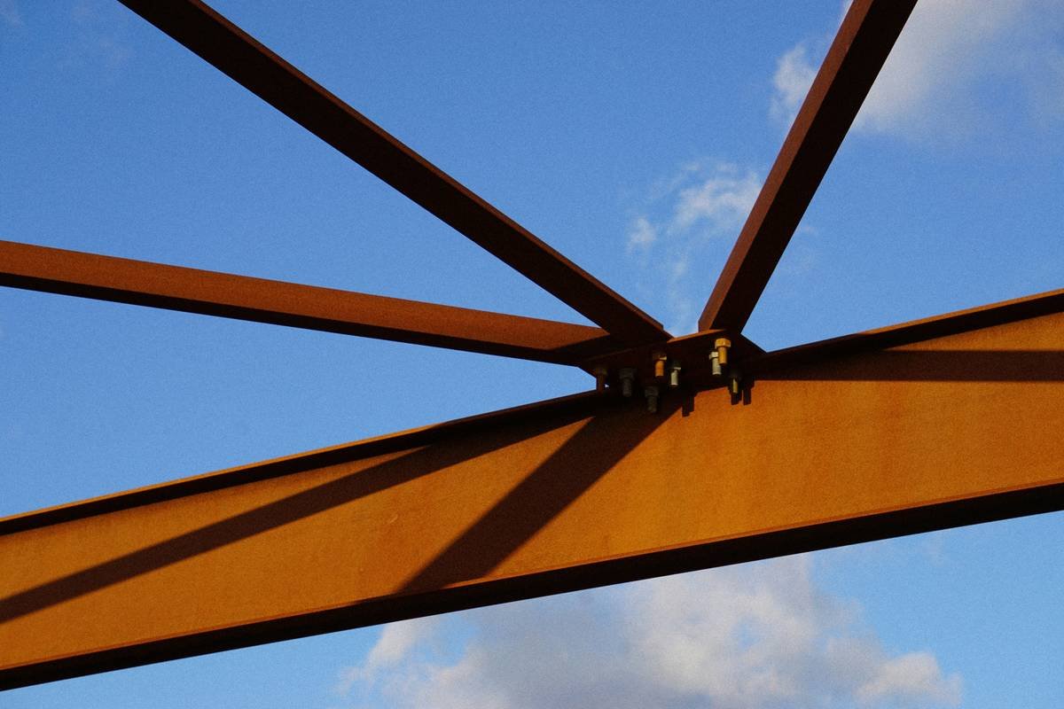 waterproof cantilever umbrella australia installed on coastal deck with heavy-duty base