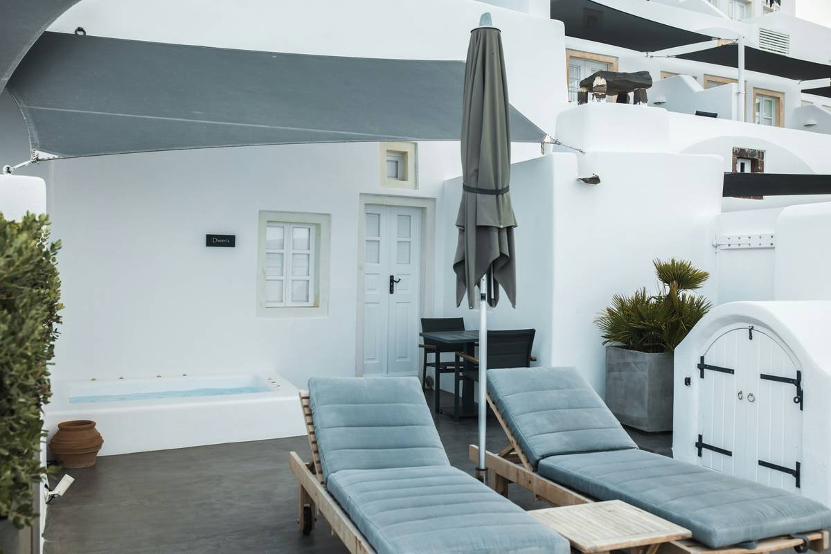 Adjustable modern outdoor umbrella ideas with 360-degree rotation