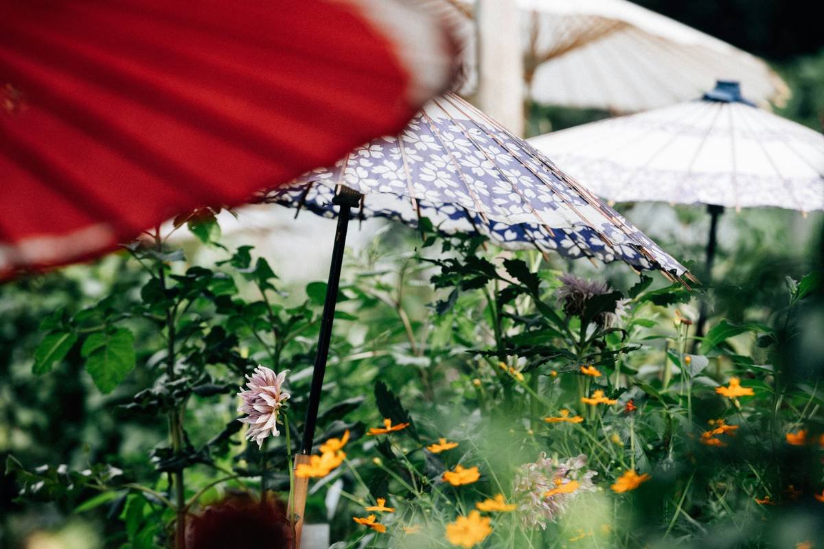 Why Your Outdoor Umbrella for Patio Is Failing—And How a Cantilever Solves It